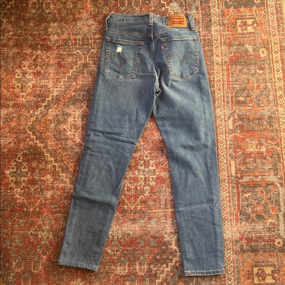 LEVI’S Distressed Jeans - Picture 3 of 3